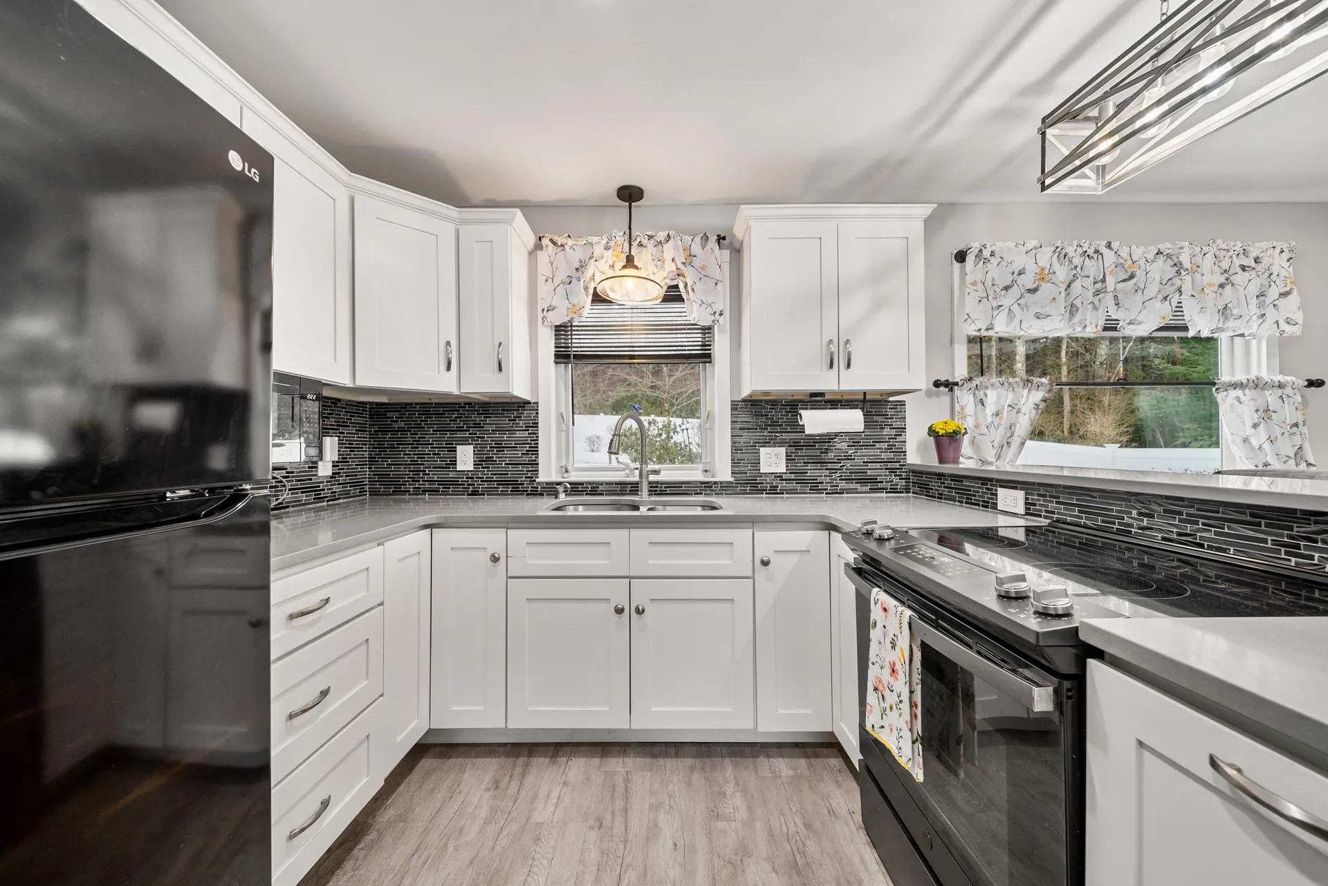 25 Caron Road Bedford NH 03110