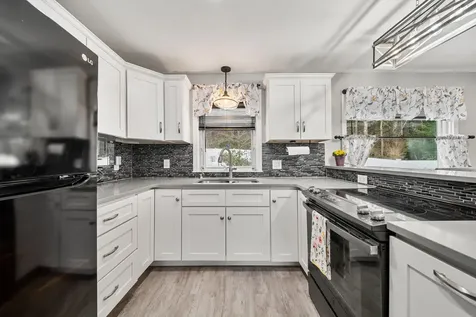 25 Caron Road Bedford NH 03110