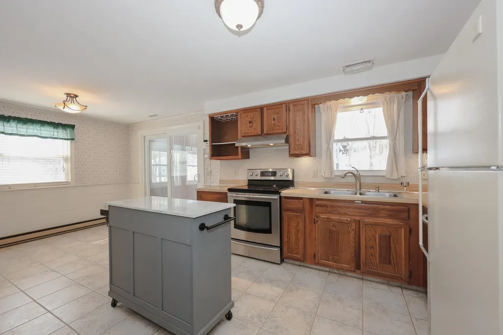 61 Paige Hill Road Goffstown NH 03045