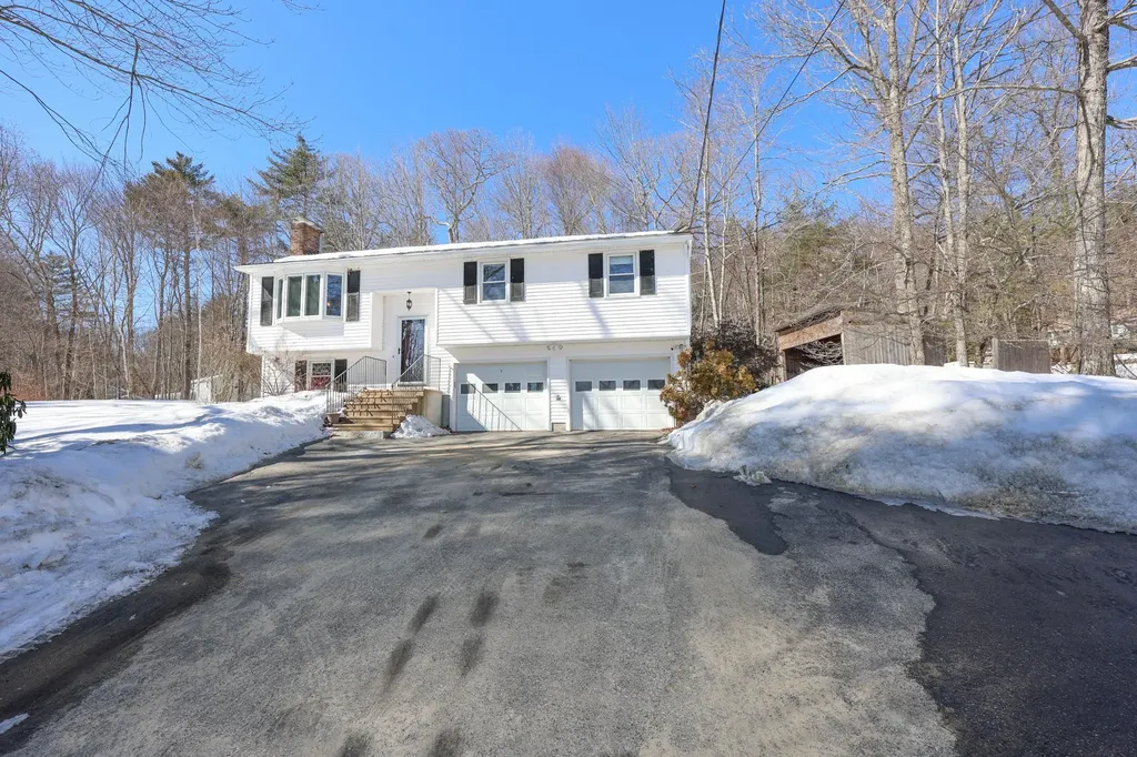 61 Paige Hill Road Goffstown NH 03045