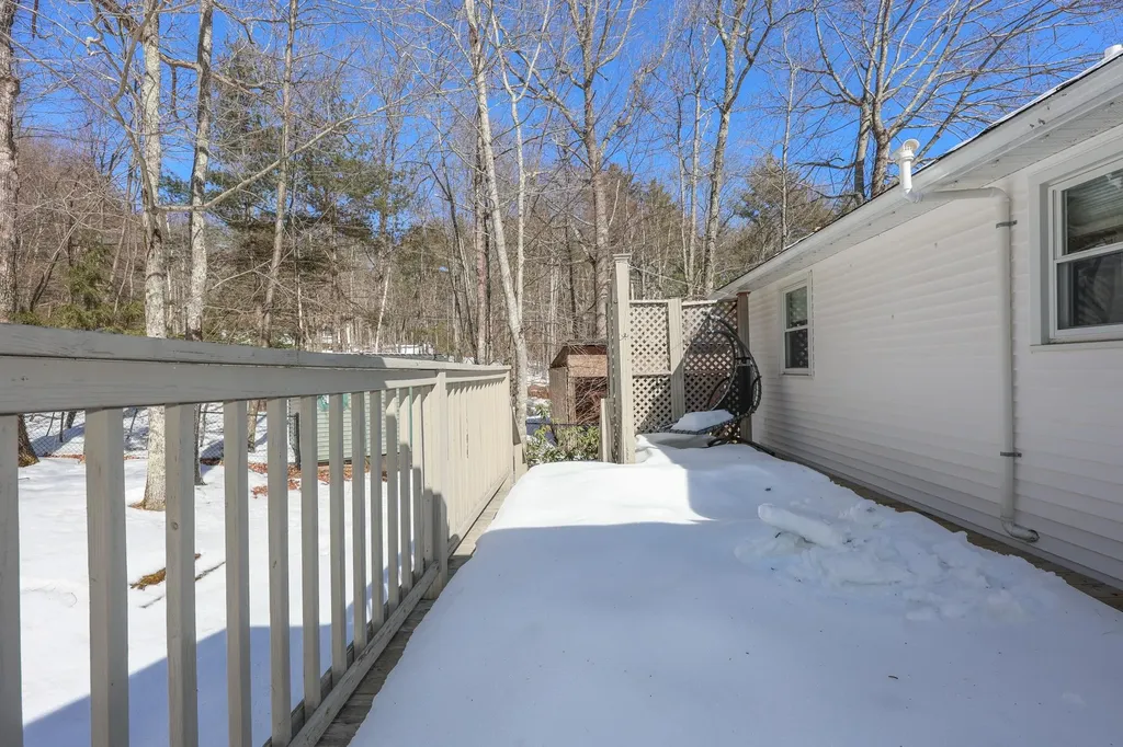 61 Paige Hill Road Goffstown NH 03045