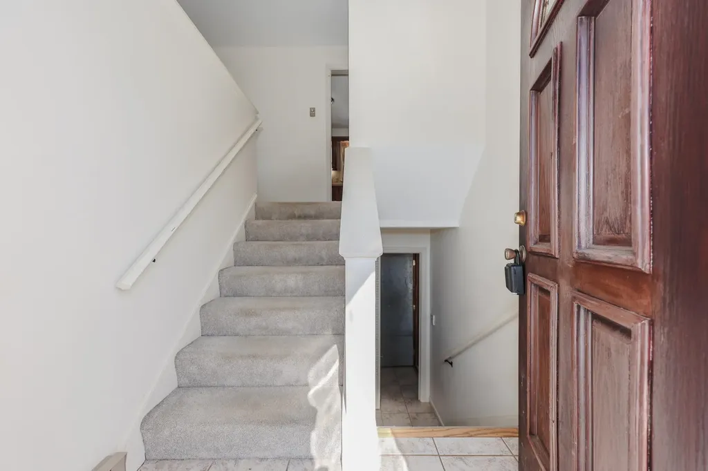 61 Paige Hill Road Goffstown NH 03045