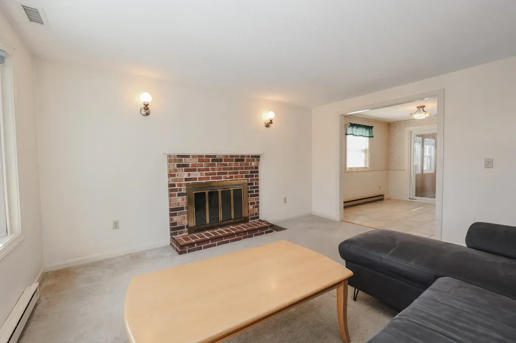 61 Paige Hill Road Goffstown NH 03045