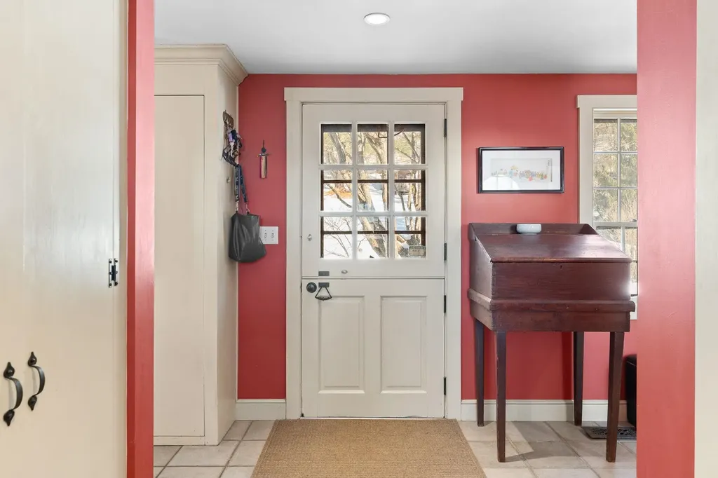 22 Orchard Hill Road Pomfret VT 05091