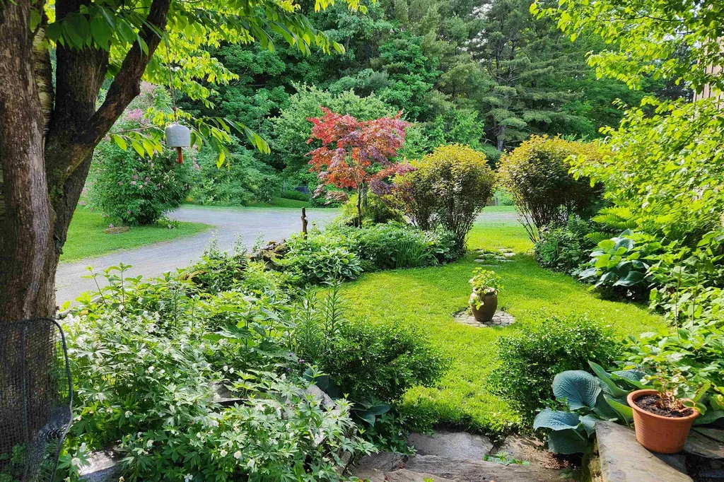 22 Orchard Hill Road Pomfret VT 05091