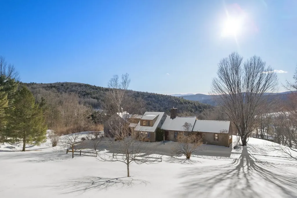 22 Orchard Hill Road Pomfret VT 05091