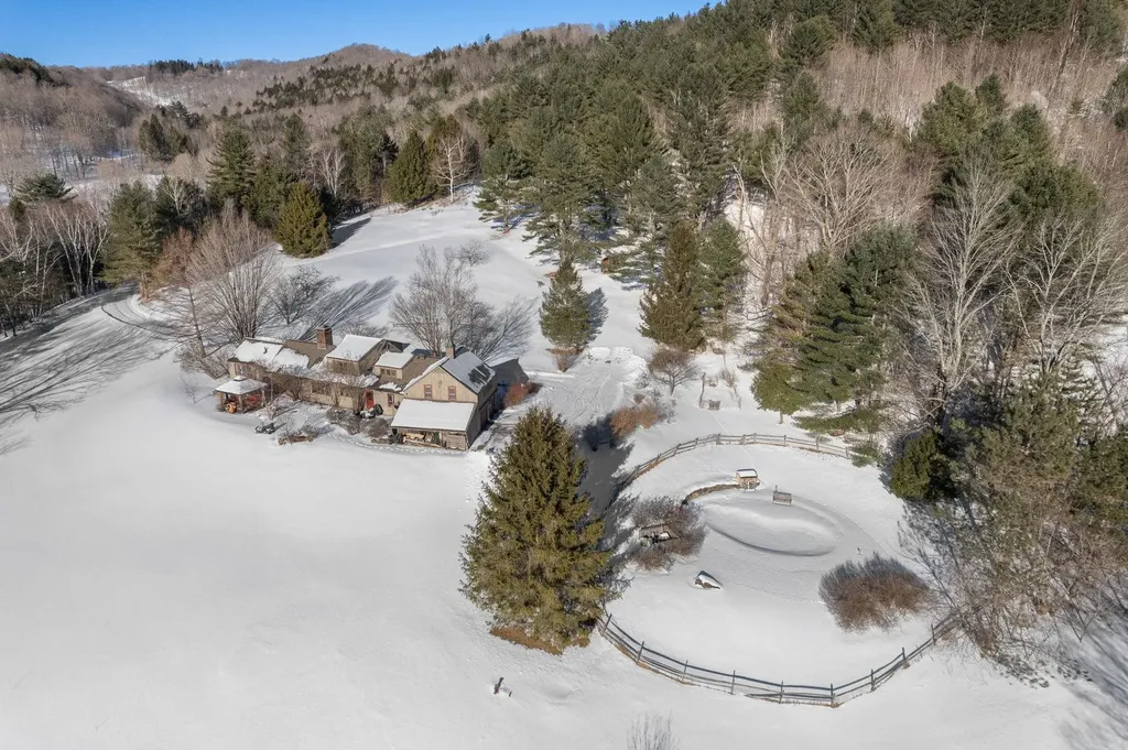 22 Orchard Hill Road Pomfret VT 05091