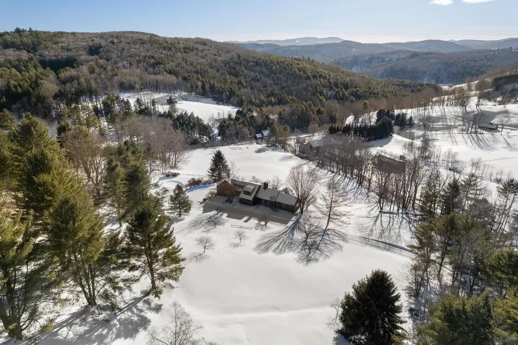 22 Orchard Hill Road Pomfret VT 05091