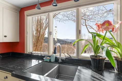 22 Orchard Hill Road Pomfret VT 05091