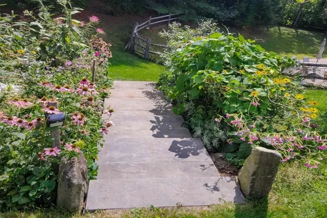 22 Orchard Hill Road Pomfret VT 05091