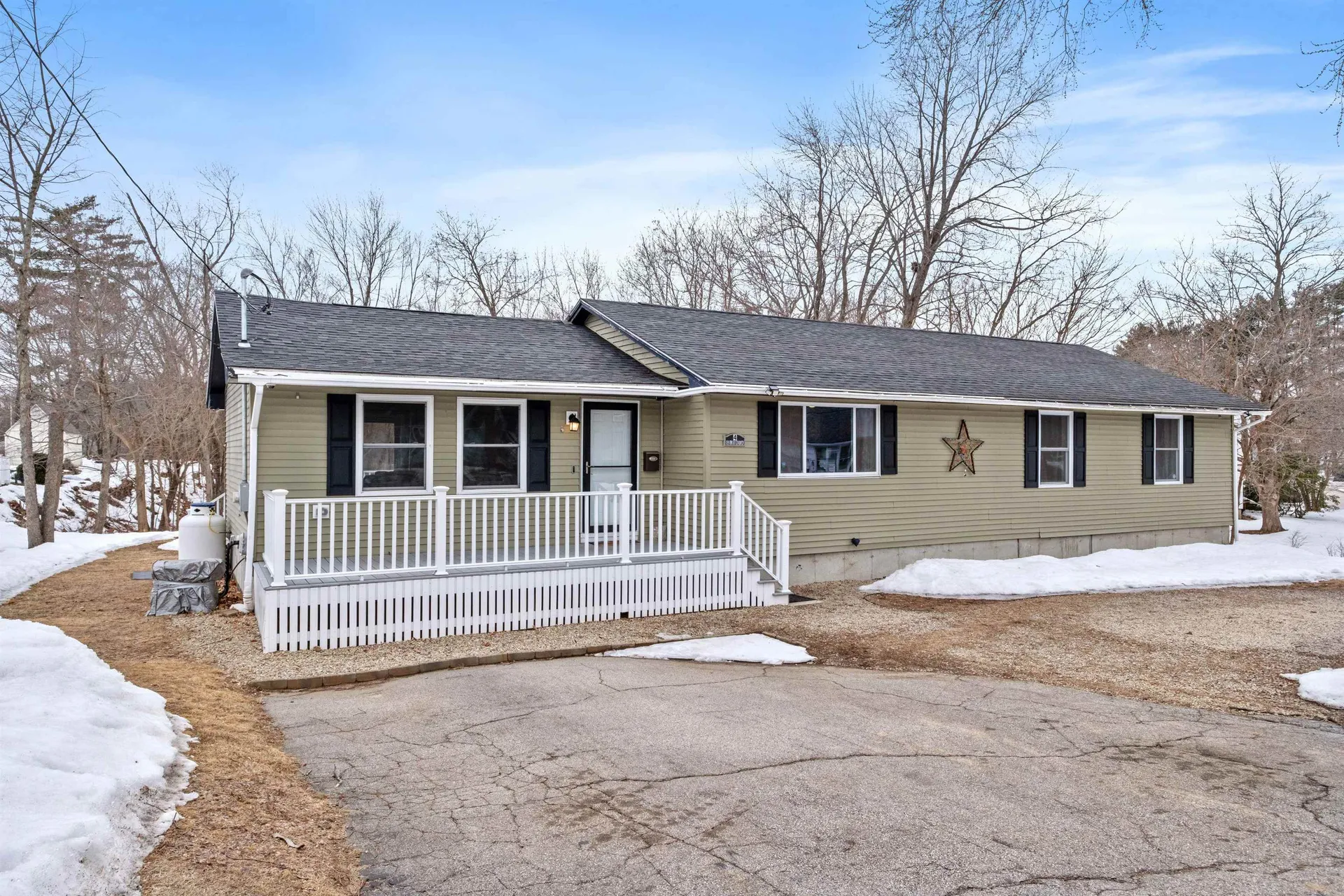 4 Gloria Street Rochester NH 03867