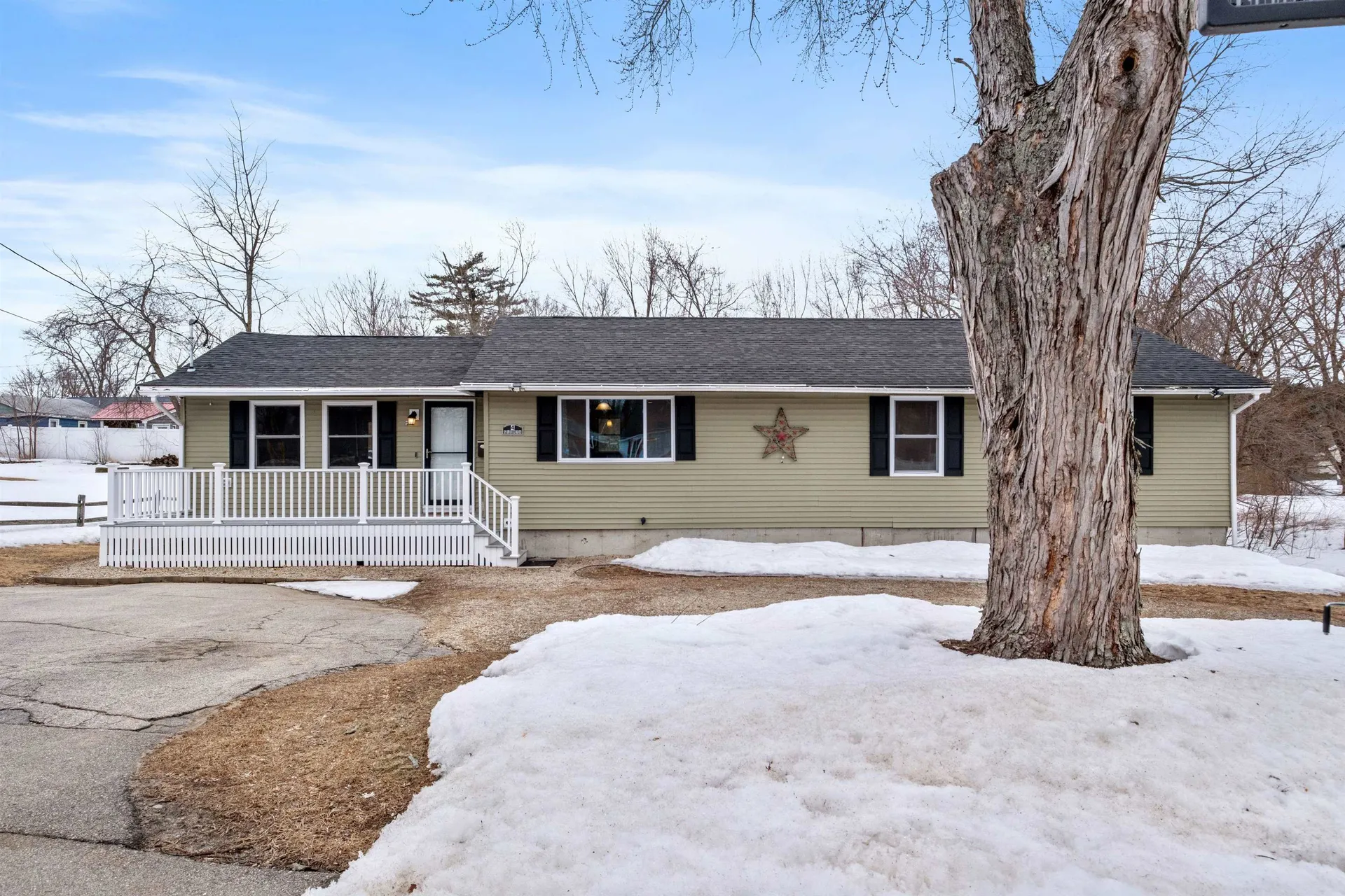 4 Gloria Street Rochester NH 03867