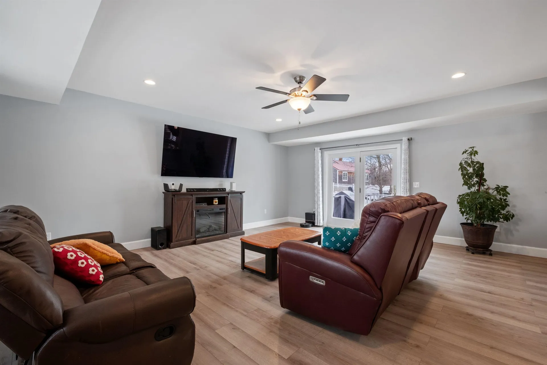 4 Gloria Street Rochester NH 03867