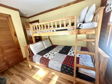 4138 West Hill Road S Jamaica VT 05343