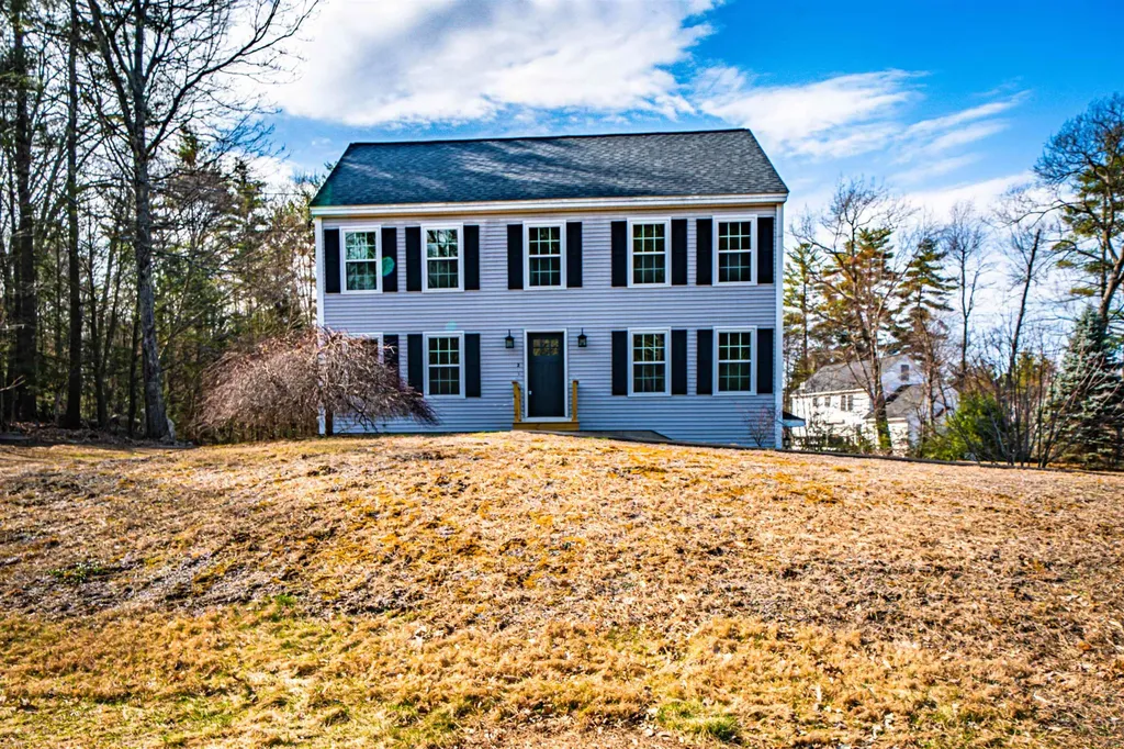 2 Treaty Court Sandown NH 03873