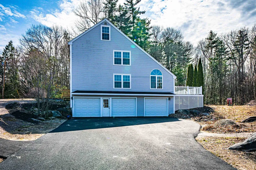 2 Treaty Court Sandown NH 03873