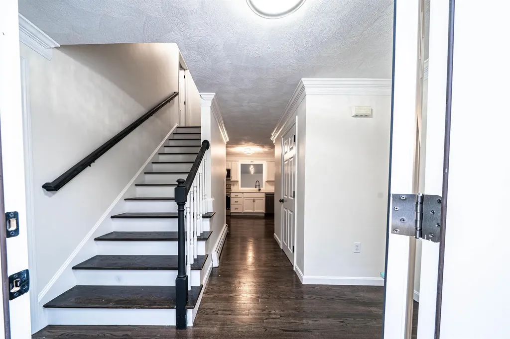 2 Treaty Court Sandown NH 03873