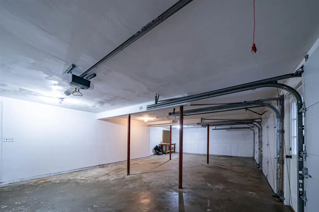 2 Treaty Court Sandown NH 03873