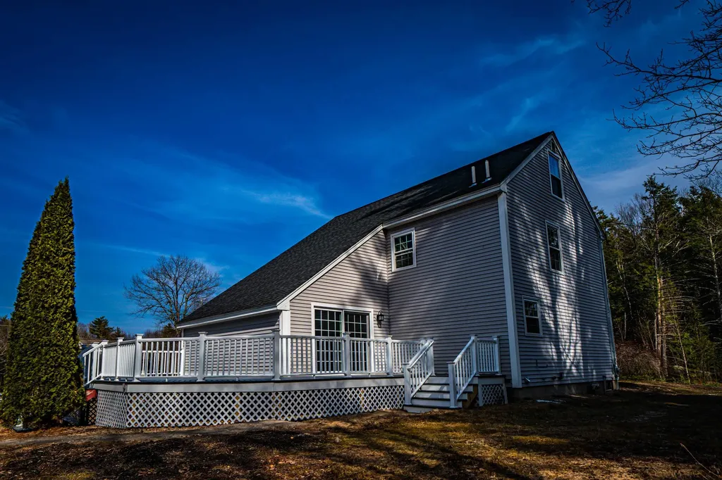 2 Treaty Court Sandown NH 03873