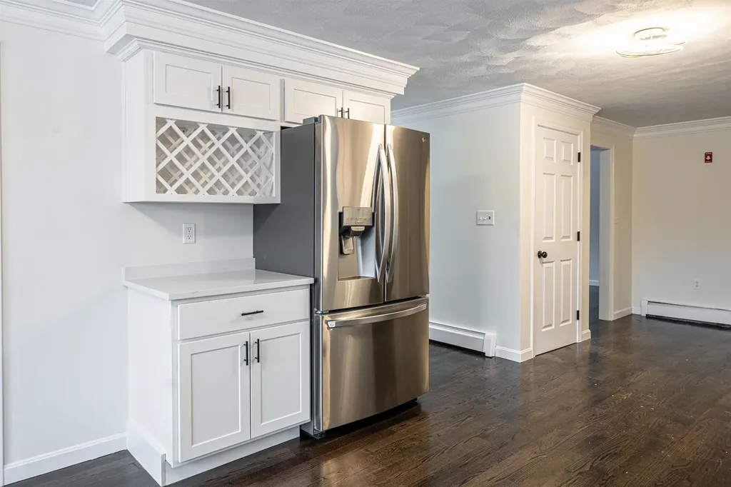 2 Treaty Court Sandown NH 03873