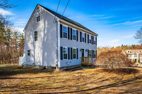 2 Treaty Court Sandown NH 03873