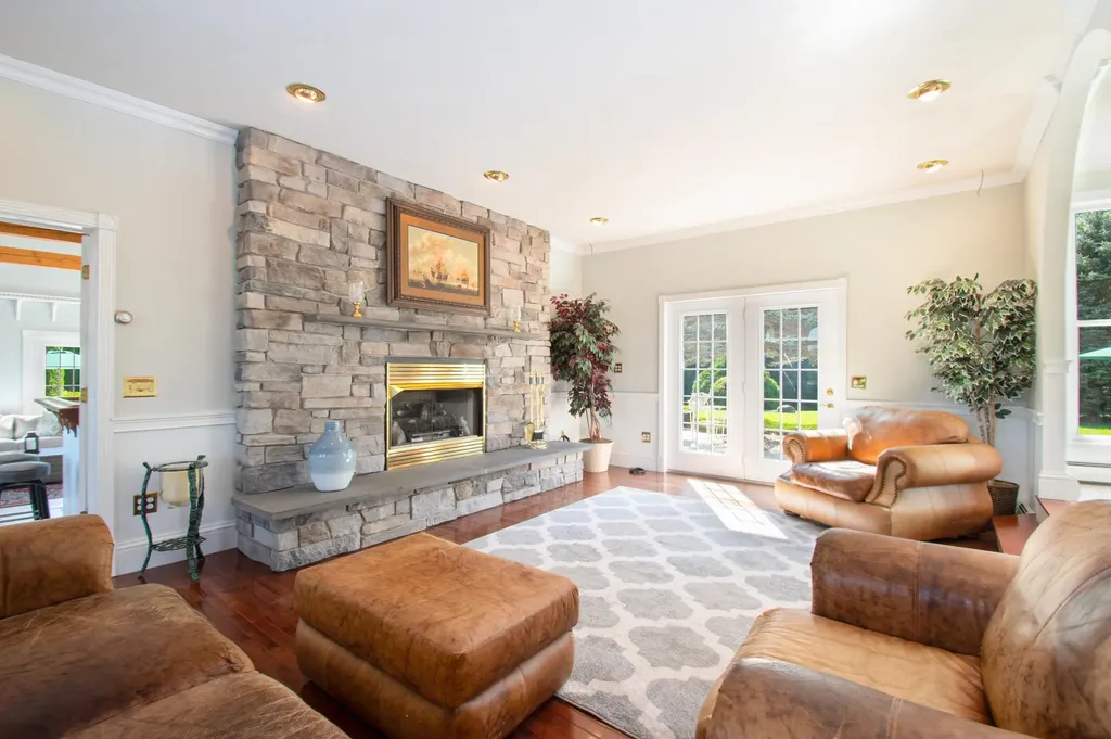 176 Annabessacook Road Winthrop ME 04364-3838