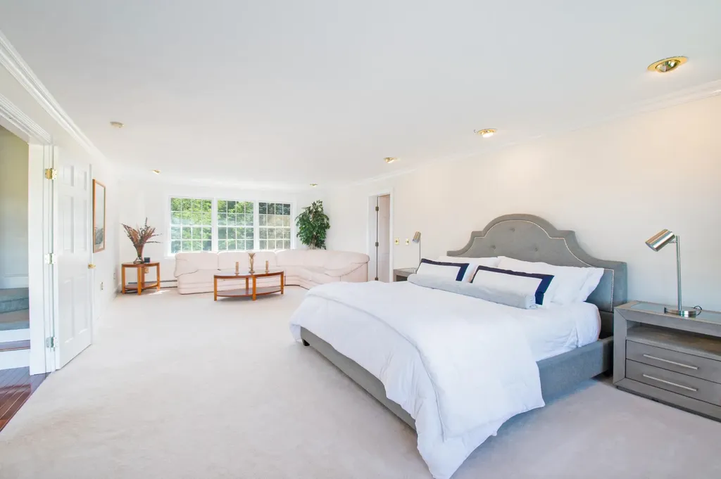 176 Annabessacook Road Winthrop ME 04364-3838