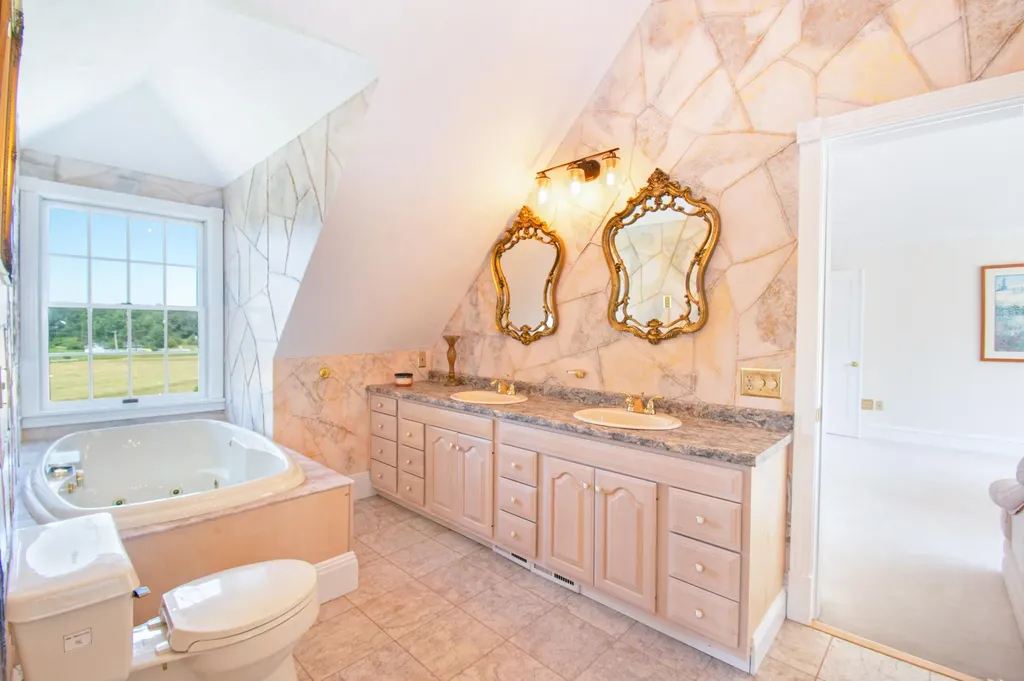176 Annabessacook Road Winthrop ME 04364-3838
