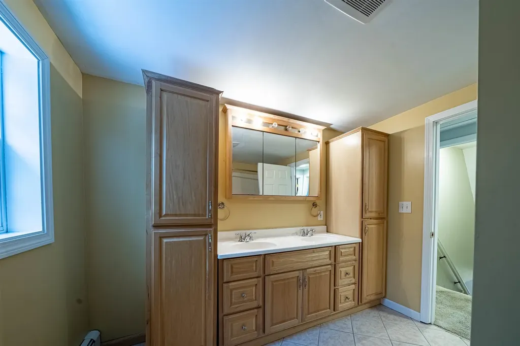 22 Deerfield Court Rochester NH 03868