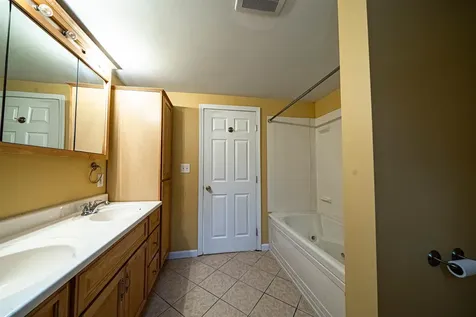 22 Deerfield Court Rochester NH 03868