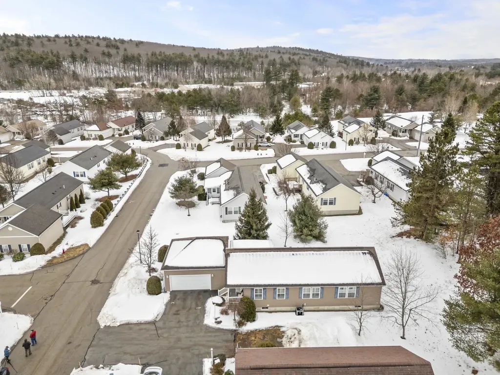 23 Ironwood Circle Hooksett NH 03106