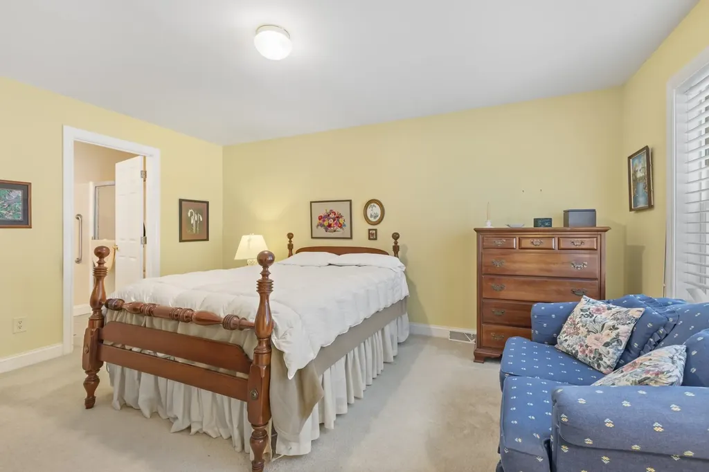 23 Ironwood Circle Hooksett NH 03106