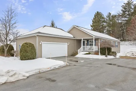 23 Ironwood Circle Hooksett NH 03106