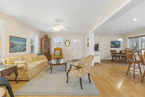 23 Ironwood Circle Hooksett NH 03106