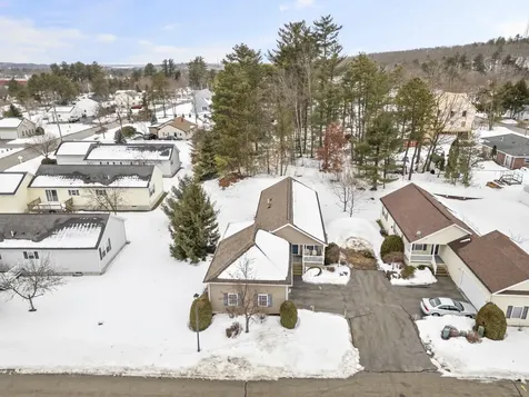 23 Ironwood Circle Hooksett NH 03106