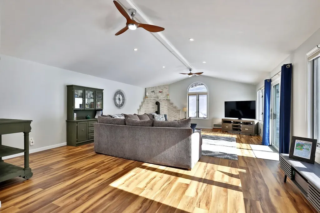 192 Stockbridge Common Stockbridge VT 05772