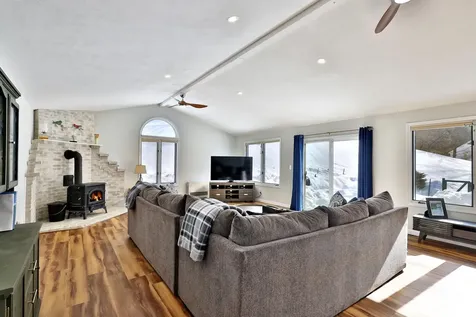 192 Stockbridge Common Stockbridge VT 05772