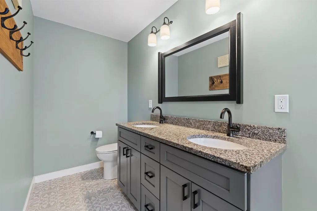 13 Eisenhower Drive Rochester NH 03867