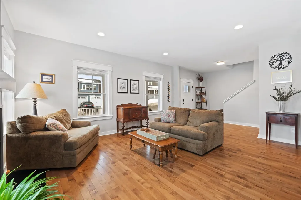 13 Eisenhower Drive Rochester NH 03867