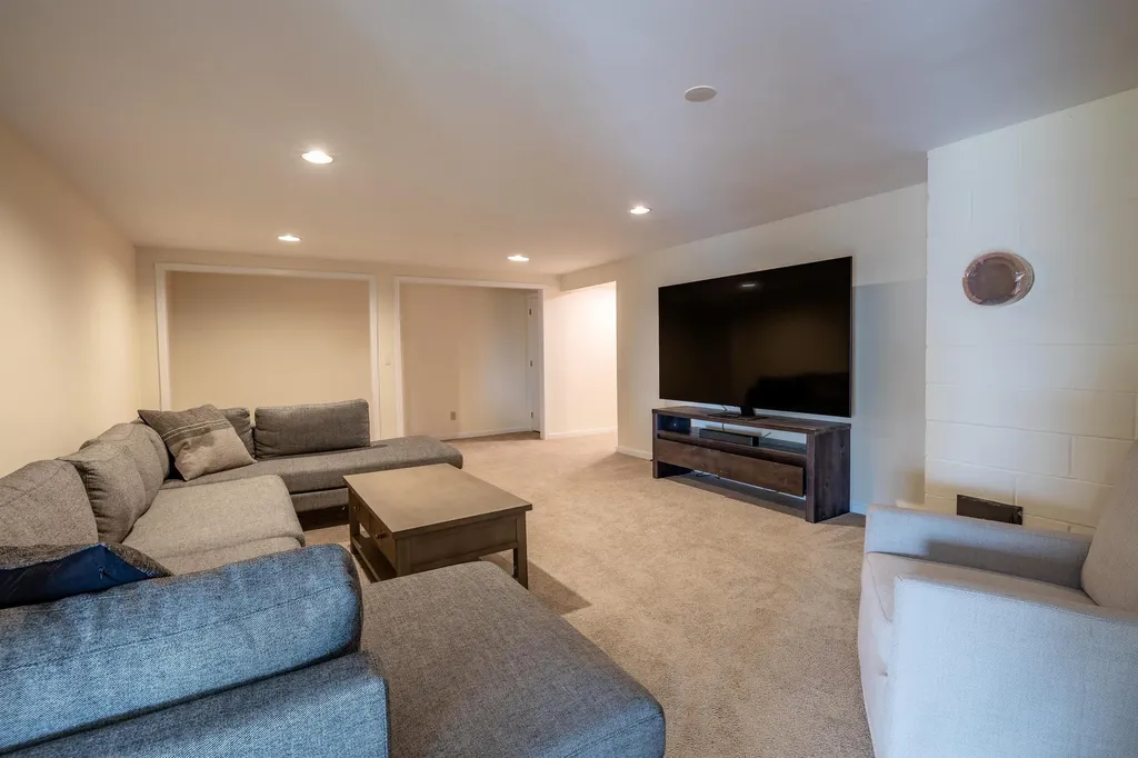 304 Natures Way Charlotte VT 05445