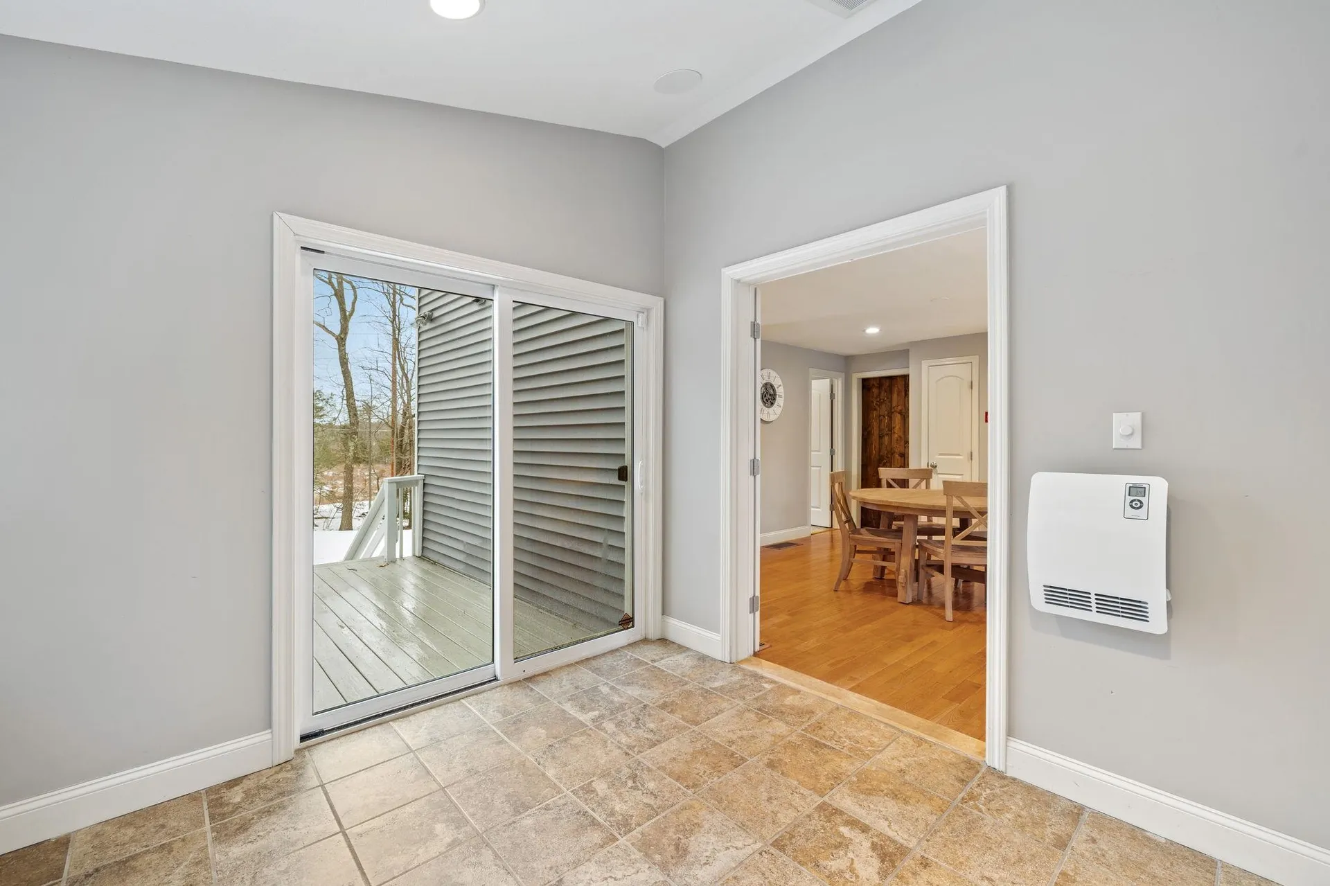 12 Seasons Lane Londonderry NH 03053