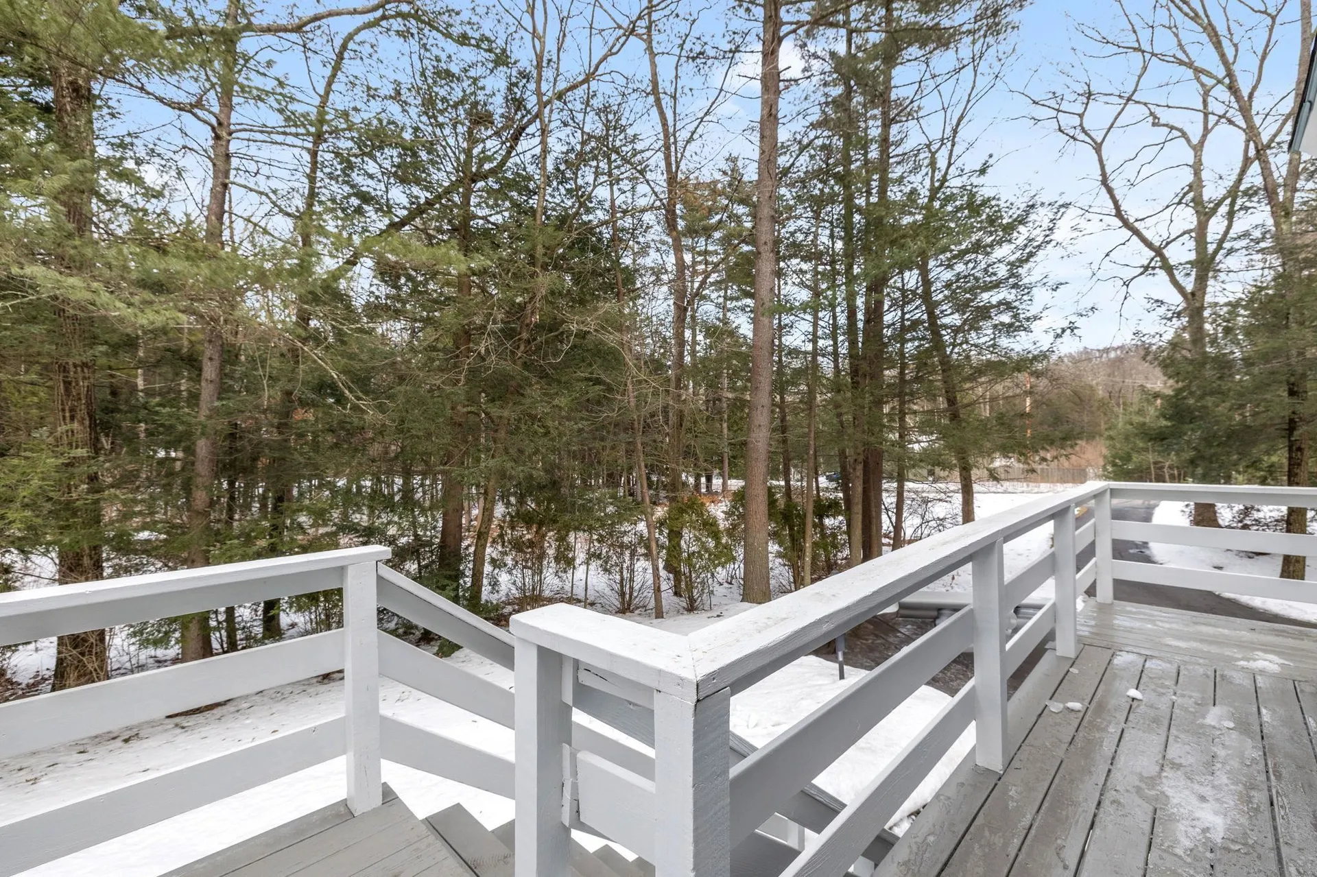 12 Seasons Lane Londonderry NH 03053