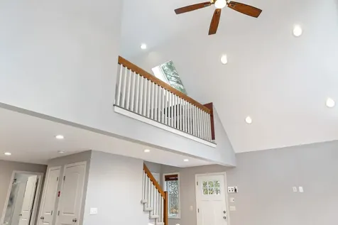 12 Seasons Lane Londonderry NH 03053
