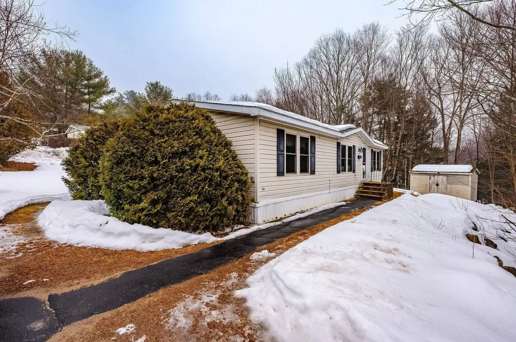 19 Sycamore Boulevard Farmington NH 03835