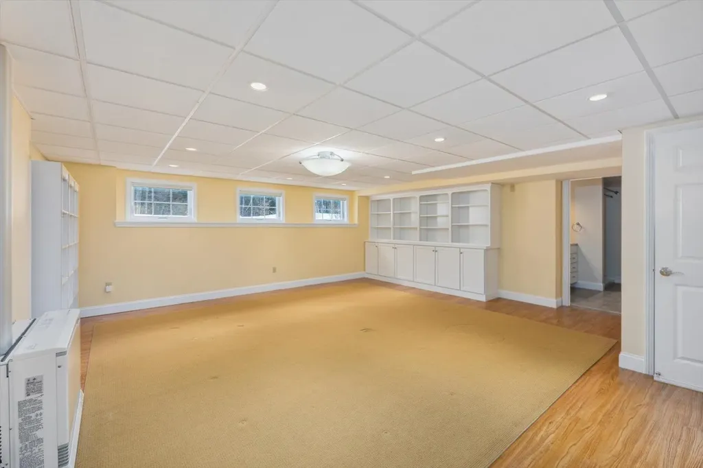 52 Robbe Farm Road Peterborough NH 03458