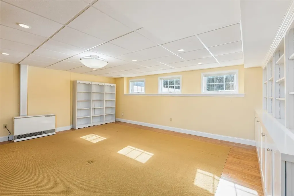 52 Robbe Farm Road Peterborough NH 03458