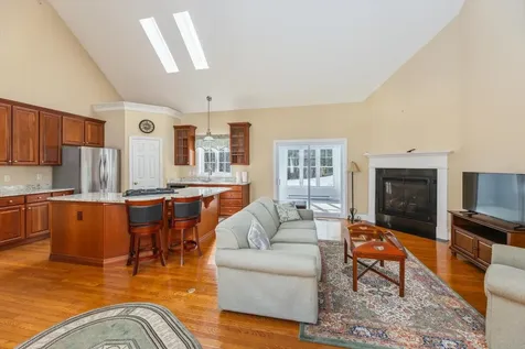 52 Robbe Farm Road Peterborough NH 03458