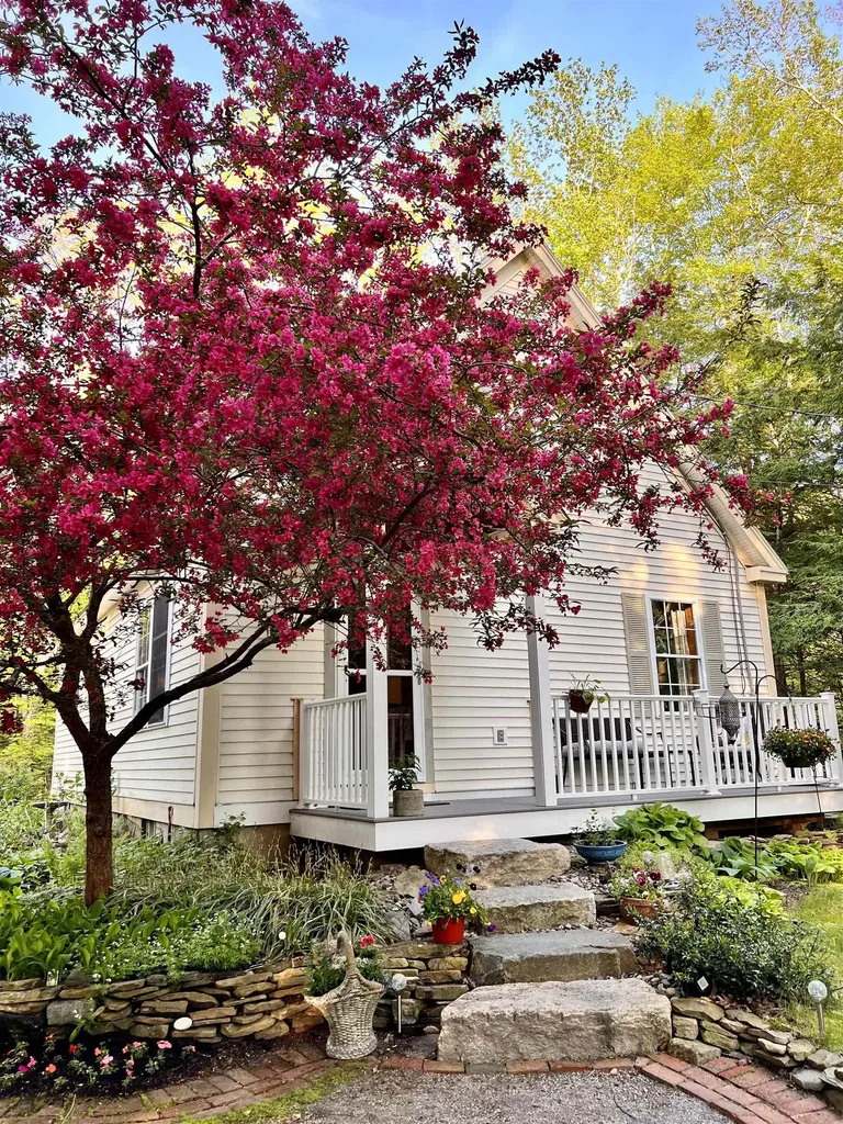 11 Taylor Court Peterborough NH 03458