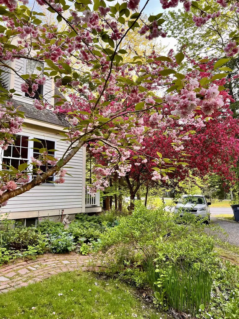 11 Taylor Court Peterborough NH 03458