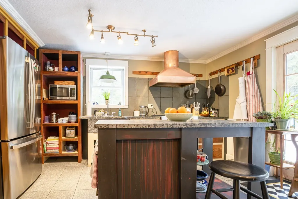 11 Taylor Court Peterborough NH 03458